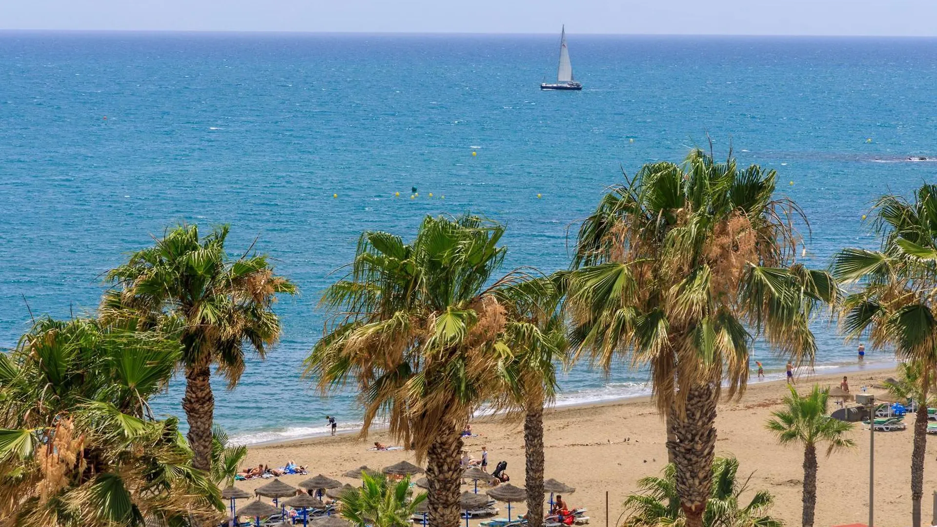 First Line Apartment Sea Views With Pool And Free Parking Benalmádena 0*,  Spanje