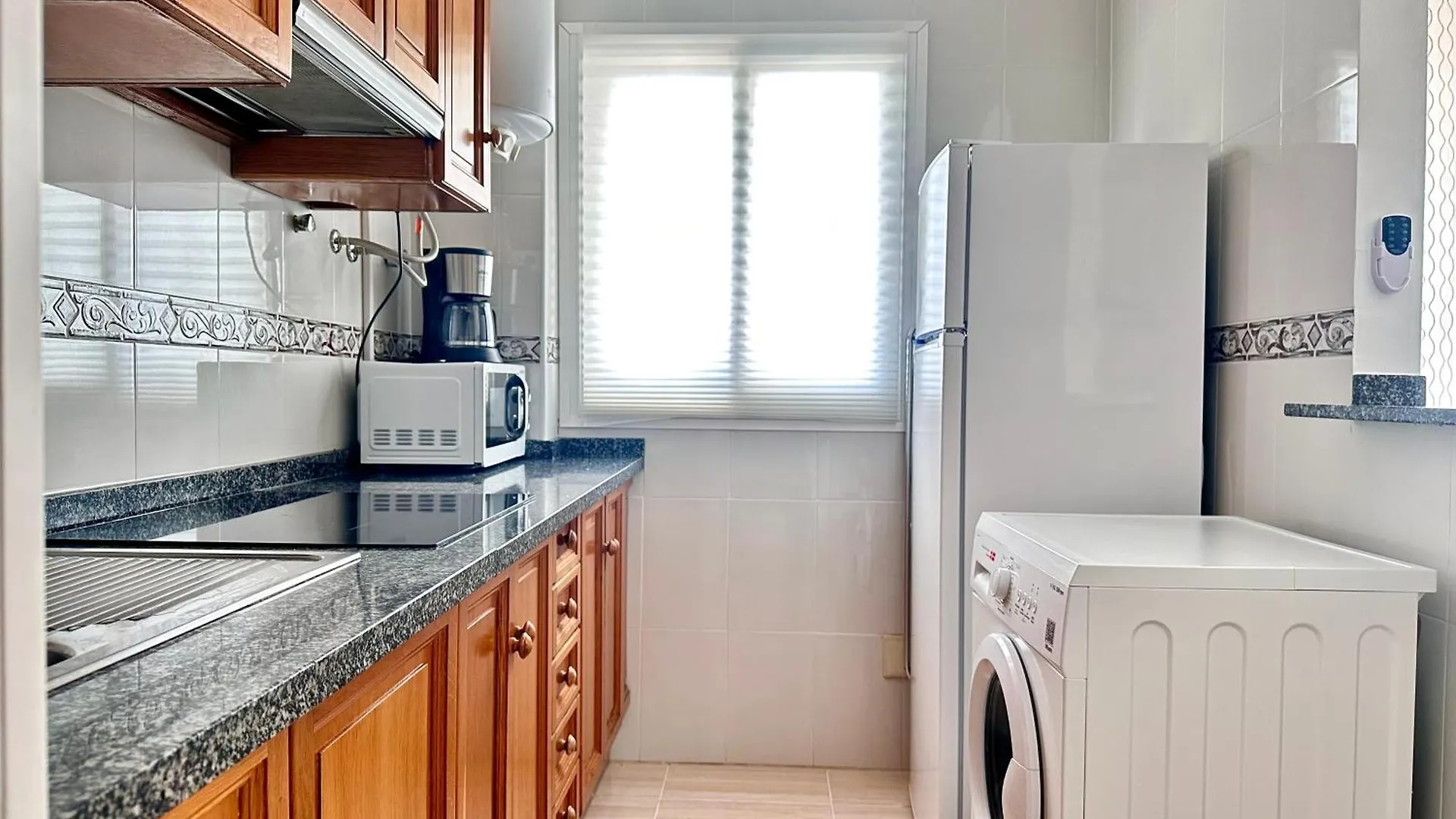 First Line Apartment Sea Views With Pool And Free Parking Benalmádena