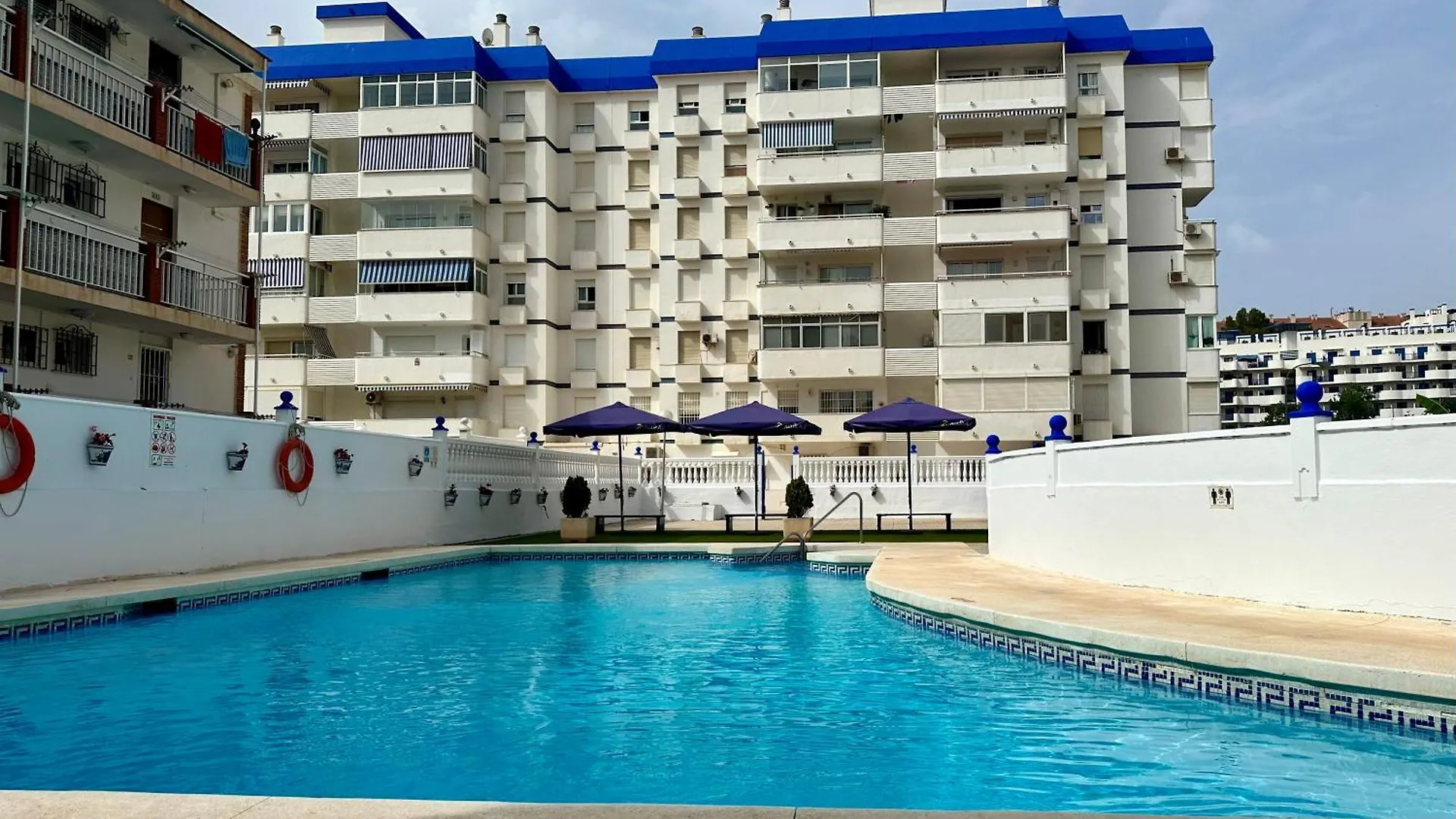 First Line Apartment Sea Views With Pool And Free Parking Benalmadena Spain
