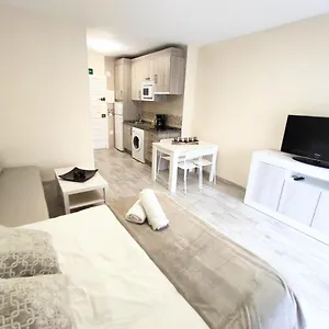 https://benal-beach-905-en-primera-lnea-de-playa-beachfront.1costadelsol.com