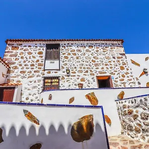 https://acogedora-casa-amelia.in-canary-islands.com