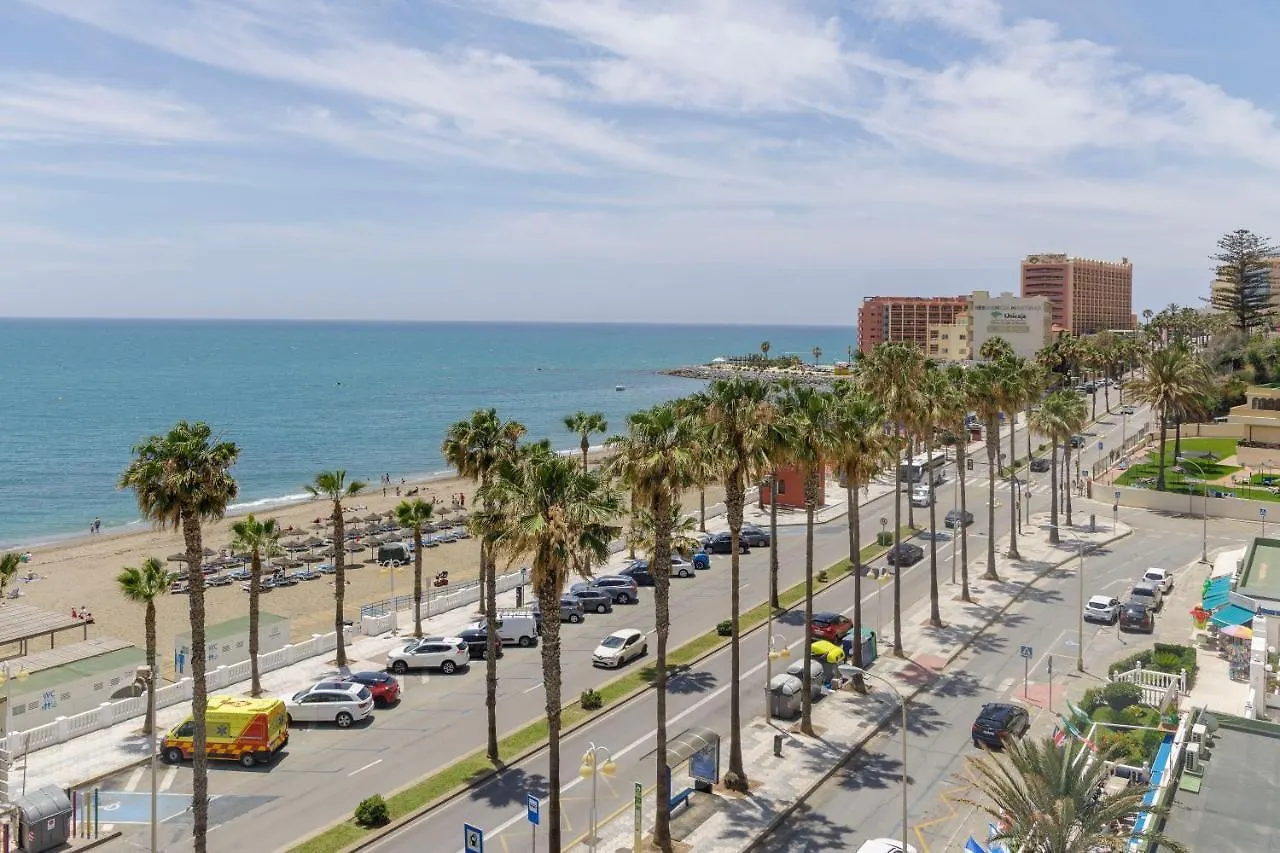 First Line Apartment Sea Views With Pool And Free Parking Benalmádena