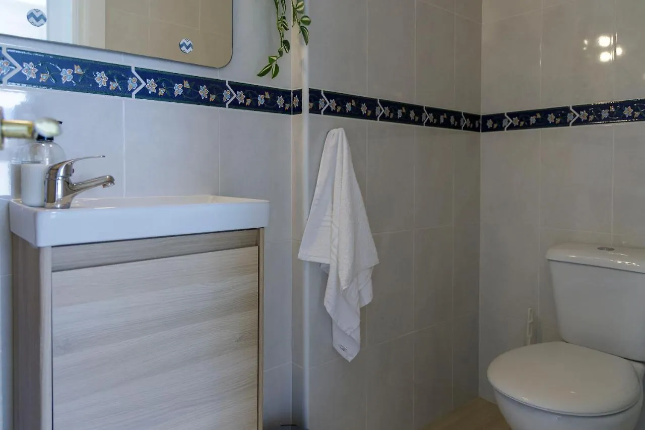 First Line Apartment Sea Views With Pool And Free Parking Benalmádena España