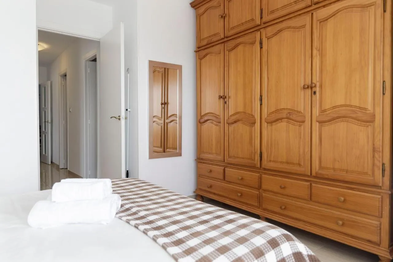 First Line Apartment Sea Views With Pool And Free Parking Benalmádena