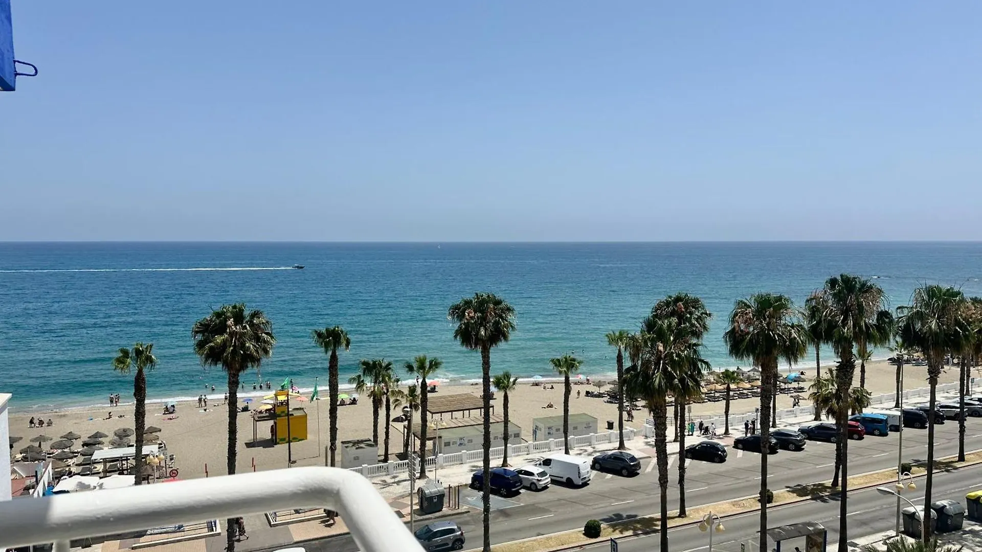 First Line Apartment Sea Views With Pool And Free Parking Benalmádena
